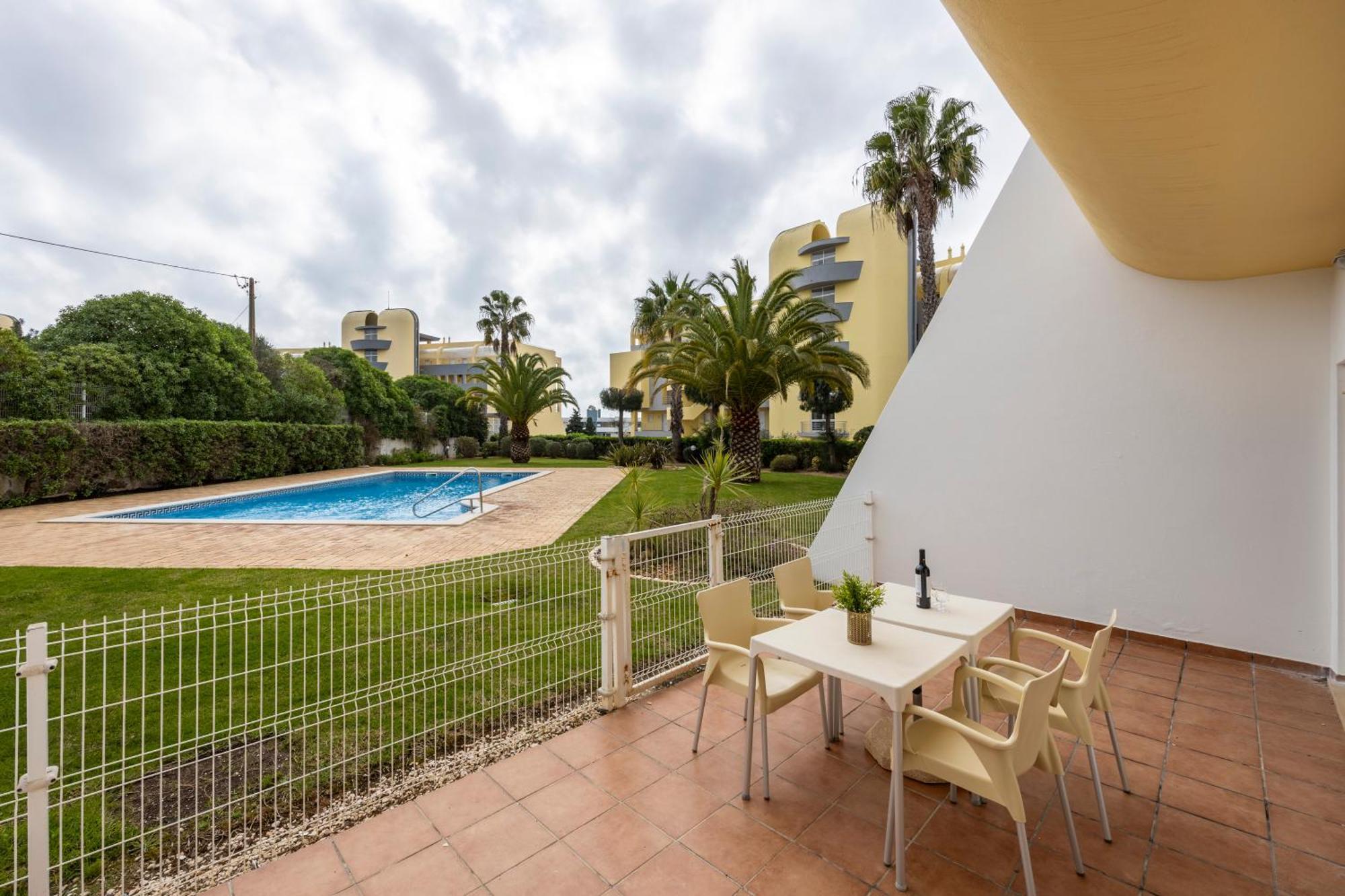 לאגוּ‏ש Cardeira Holiday Apartments מראה חיצוני תמונה