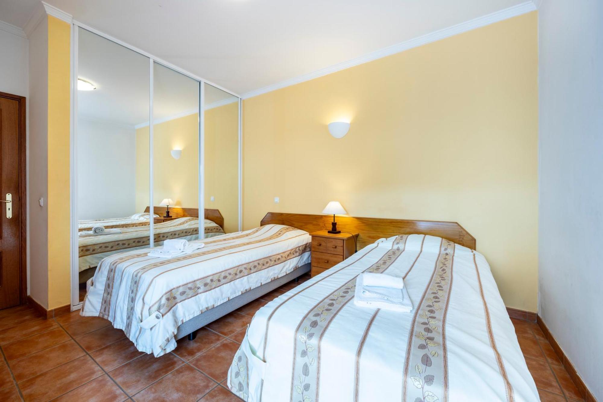 לאגוּ‏ש Cardeira Holiday Apartments מראה חיצוני תמונה